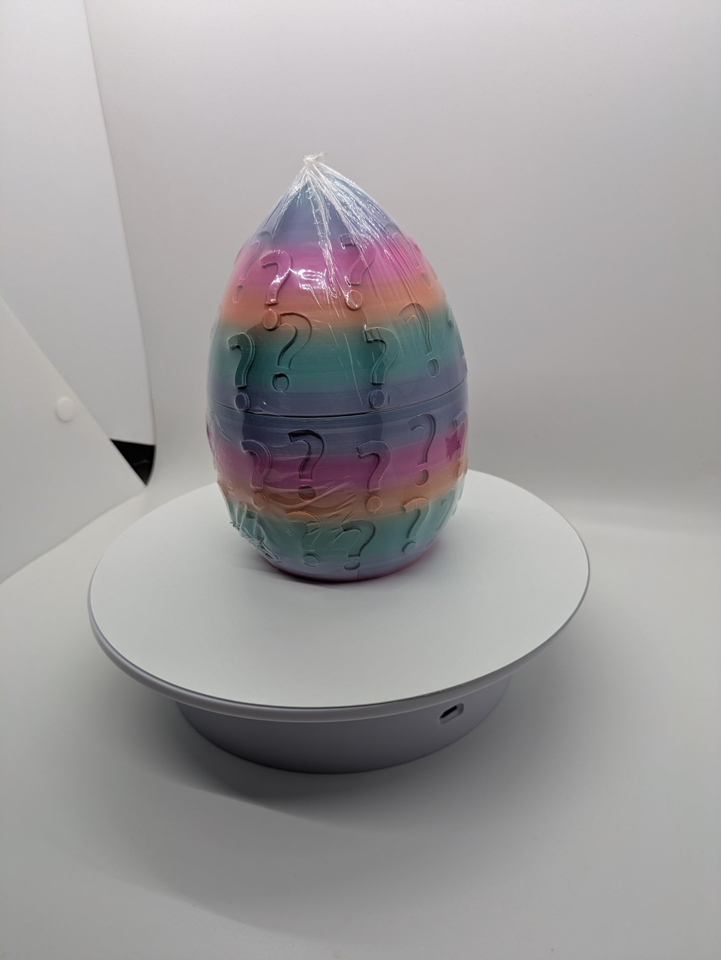 Large Egg Contains 3 items