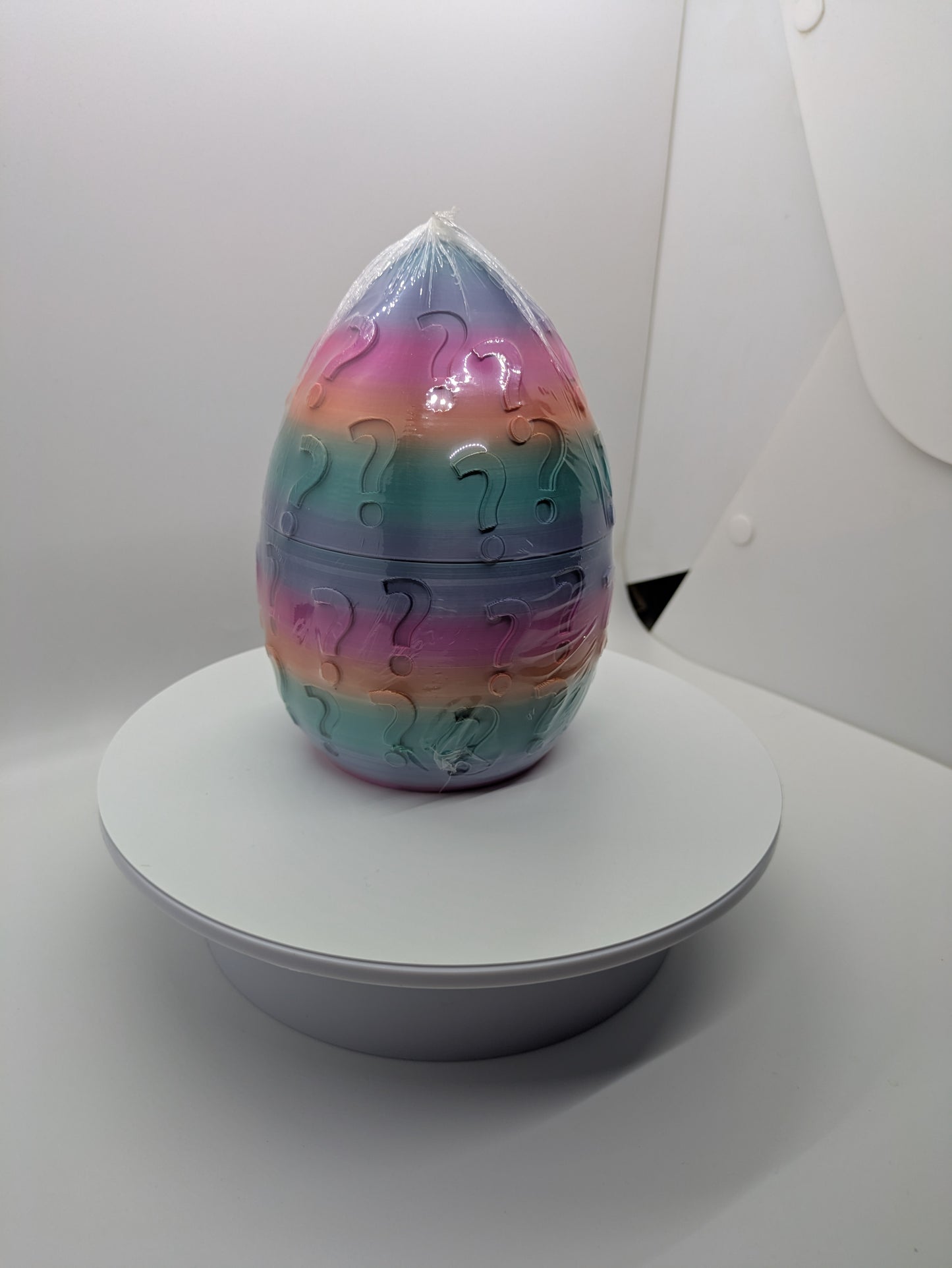 Large Egg Contains 3 items