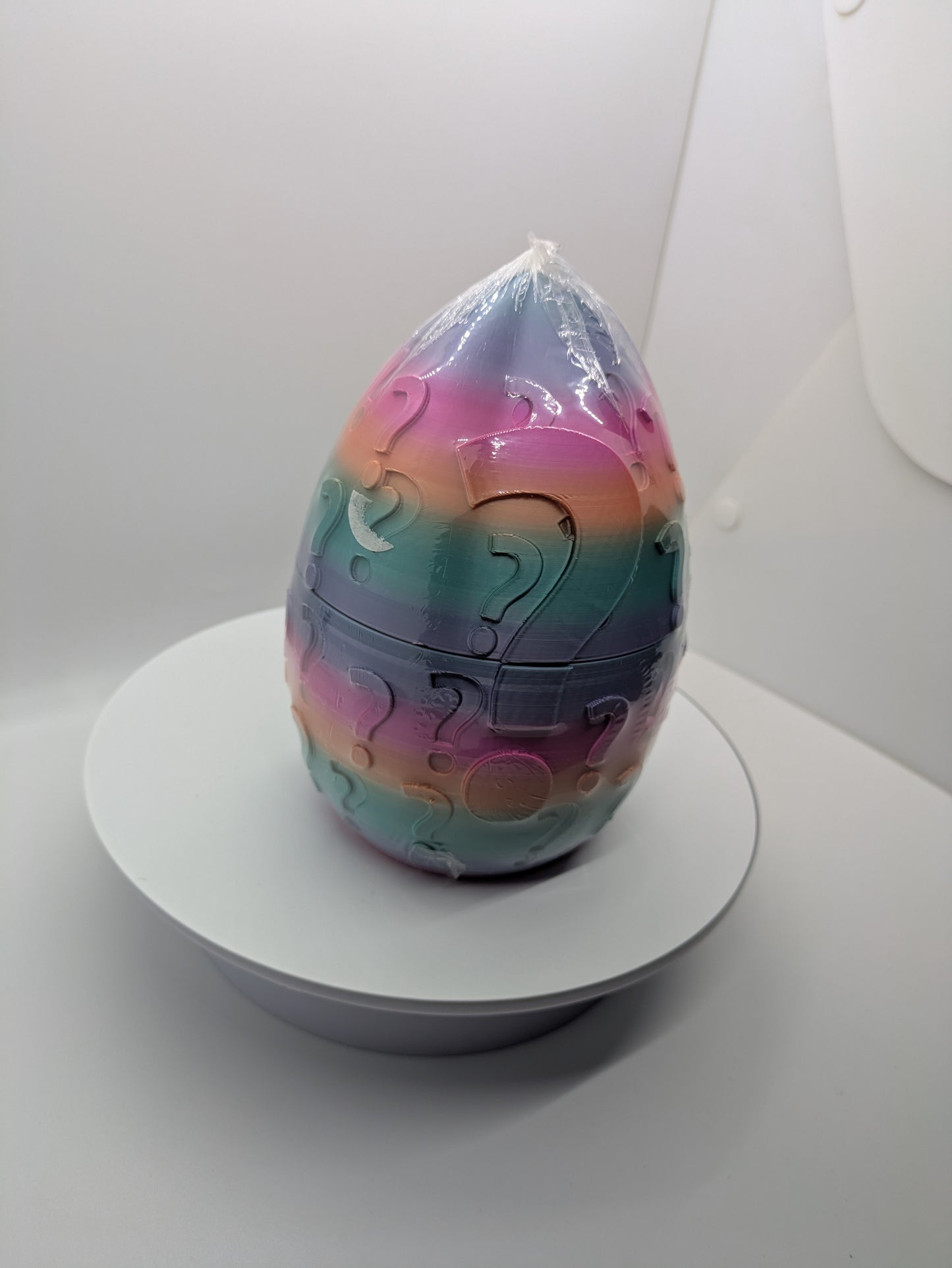 Large Egg Contains 3 items