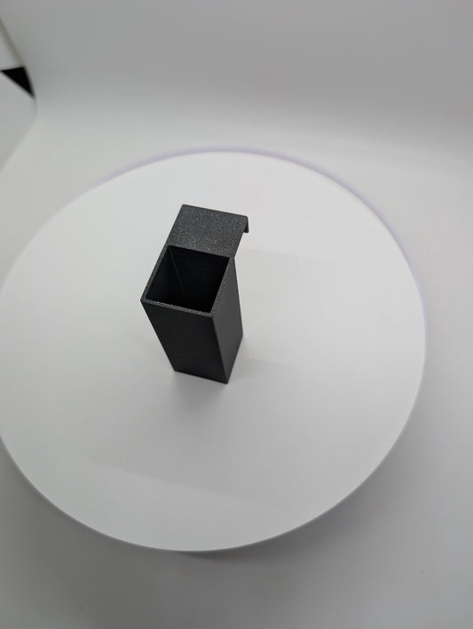 Frozen cube feeder for fish tank aquarium