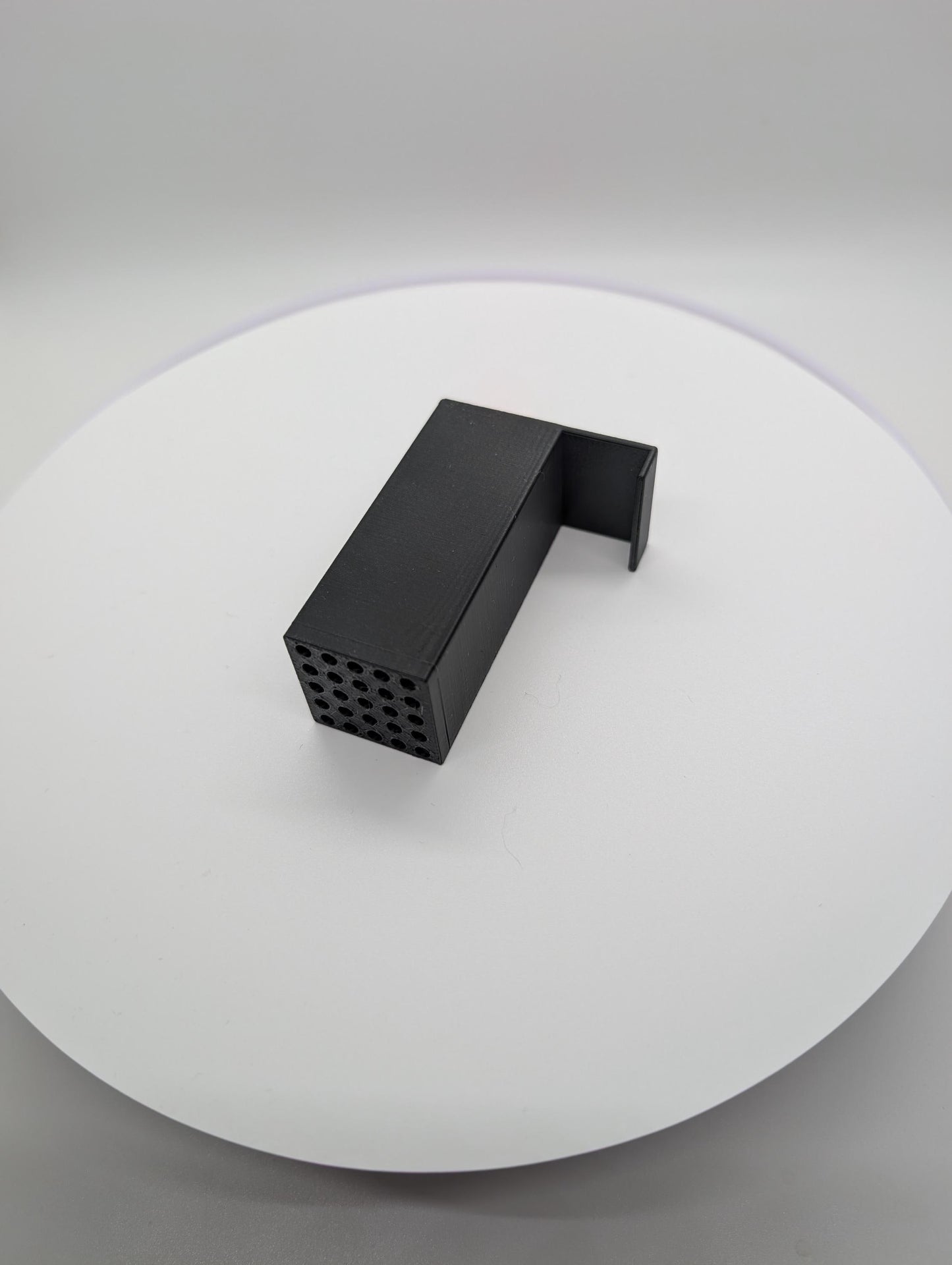 Frozen cube feeder for fish tank aquarium